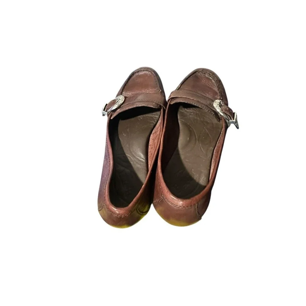 Born Brown Leather Slip On Loafers Size 7.5M Silver Buckle Boho Flats Outdoor